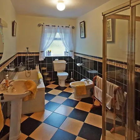 6 Bed In Clonbur Oc-i275 * Finny