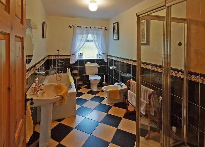 6 Bed In Clonbur Oc-i275 Finny